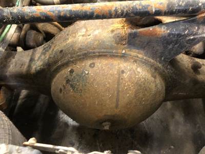 Spicer N400 Rear Axle Housing for a International 9400