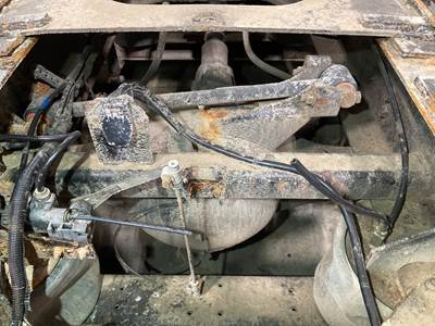 Spicer N400 Rear Axle Housing for a International 9400