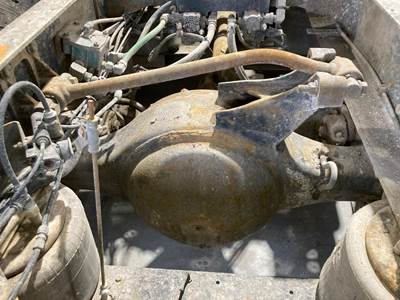 Spicer N400 Rear Axle Housing for a International 9400