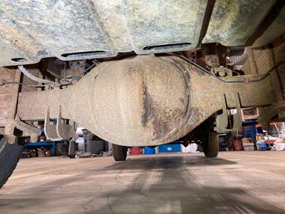 Spicer S110S Rear Axle Housing for a Ford F550 Super Duty