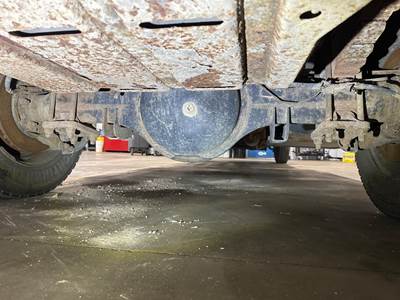 Spicer S135S Rear Axle Housing for a Ford F550 Super Duty