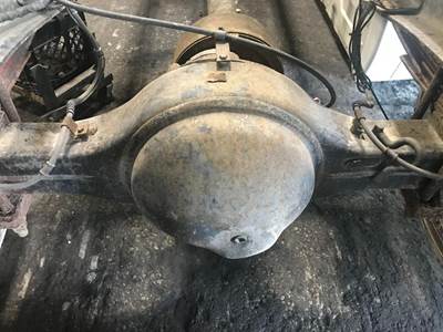 Spicer S150S Rear Axle Housing for a International 4200