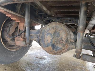 Spicer S17-140 Rear Axle Housing for a Ford F650