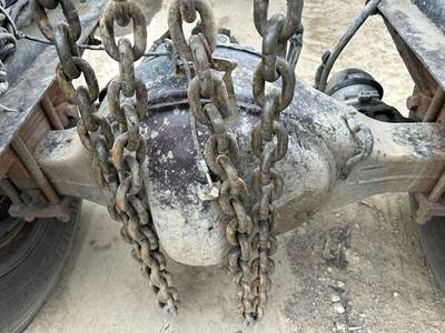 Spicer S23-190 Rear Axle Housing for a Peterbilt 337