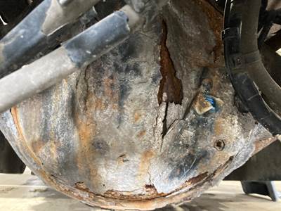 Spicer S23-190 Rear Axle Housing for a Kenworth T680