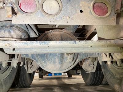 Spicer S400S Rear Axle Housing for a Mack CH