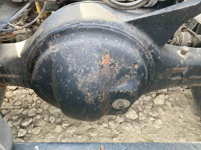 Spicer S400S Rear Axle Housing for a International 9400