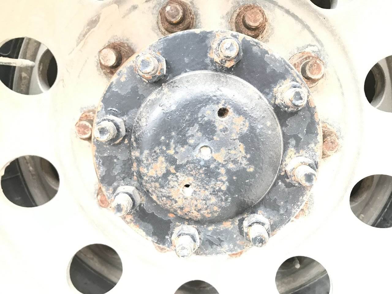 2004 Eaton 127437 Axle Shaft for a Freightliner Columbia 120 For Sale Council Bluffs, IA