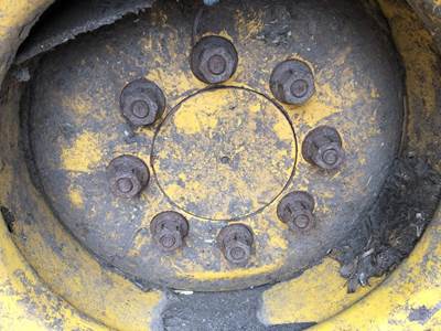 Gehl SL7810 Axle Shaft