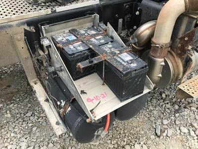 Caterpillar CT660 Battery Box