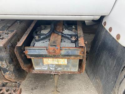 Chevrolet C6500 Battery Box