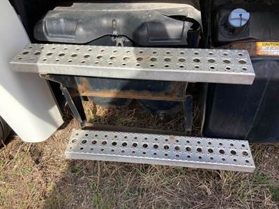 Freightliner Cascadia Battery Box