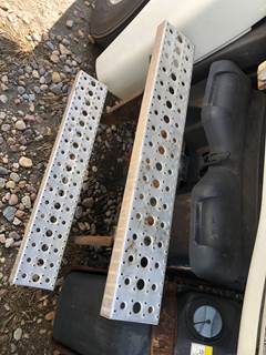 Freightliner Cascadia Battery Box