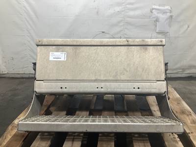Freightliner Columbia 120 Battery Box
