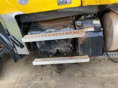 Freightliner Coronado 122 SD Battery Box for a Freightliner 122SD