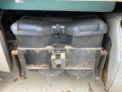 Freightliner Coronado 122 SD Battery Box for a Freightliner 122SD