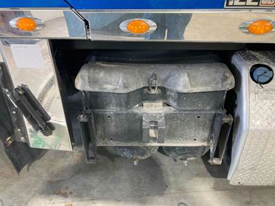 Freightliner Coronado 122 SD Battery Box for a Freightliner 122SD
