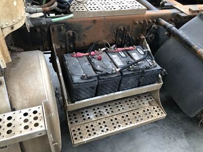 Freightliner FLD112 Battery Box