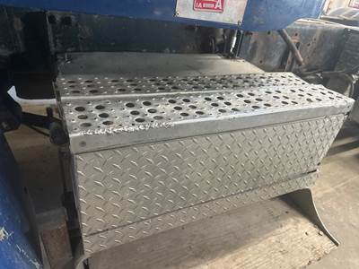 Freightliner FLD112 Battery Box