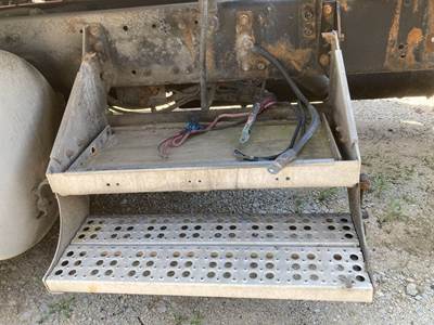 Freightliner FLD120 Classic Battery Box