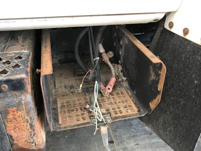 GMC C7500 Battery Box