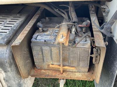 GMC C7500 Battery Box