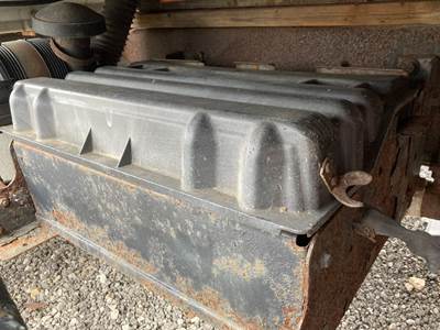 International 4200 Battery Box