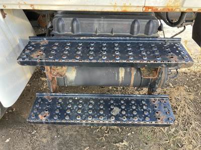 International 4400 Battery Box