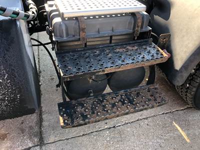 International 8600 Battery Box