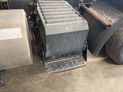 International 8600 Battery Box