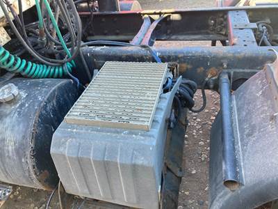 International 8600 Battery Box