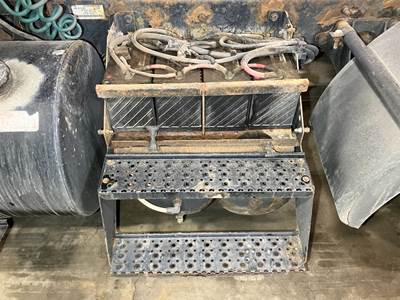 International 8600 Battery Box