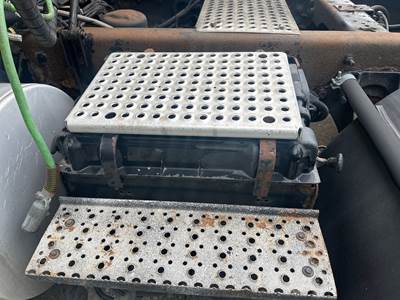 International 8600 Battery Box