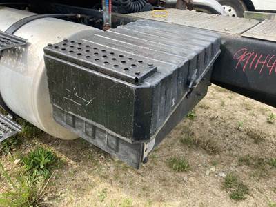 International 9100 Battery Box