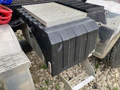 International 9200 Battery Box