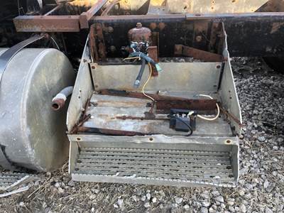 International 9300 Battery Box