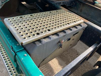 International 9400 Battery Box