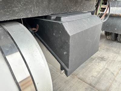 International 9400 Battery Box