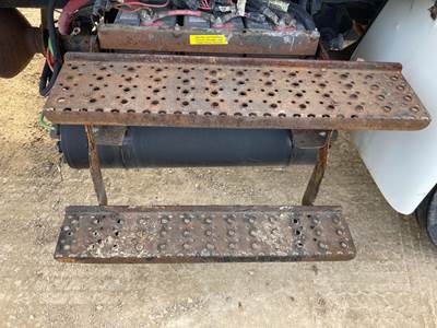 International DuraStar 4300 Battery Box for a International Durastar (4300)