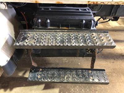 International DuraStar 4400 Battery Box for a International Durastar (4400)