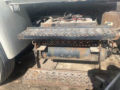 International DuraStar 4400 Battery Box for a International Durastar (4400)