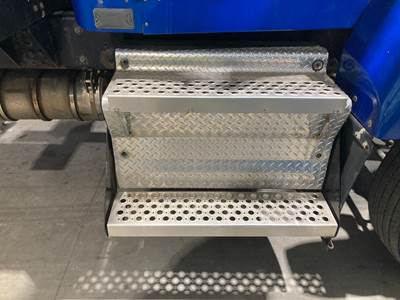 Kenworth T440 Battery Box