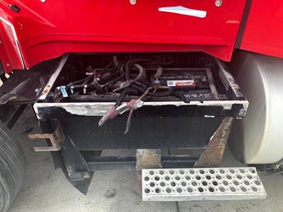 Kenworth T600 Battery Box