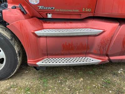 Kenworth T680 Battery Box