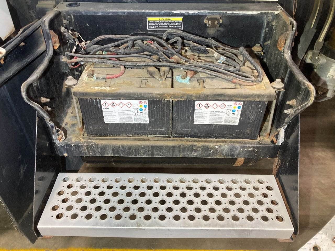 2005 Kenworth T800 Battery Box For Sale Sioux Falls, SD 25332917