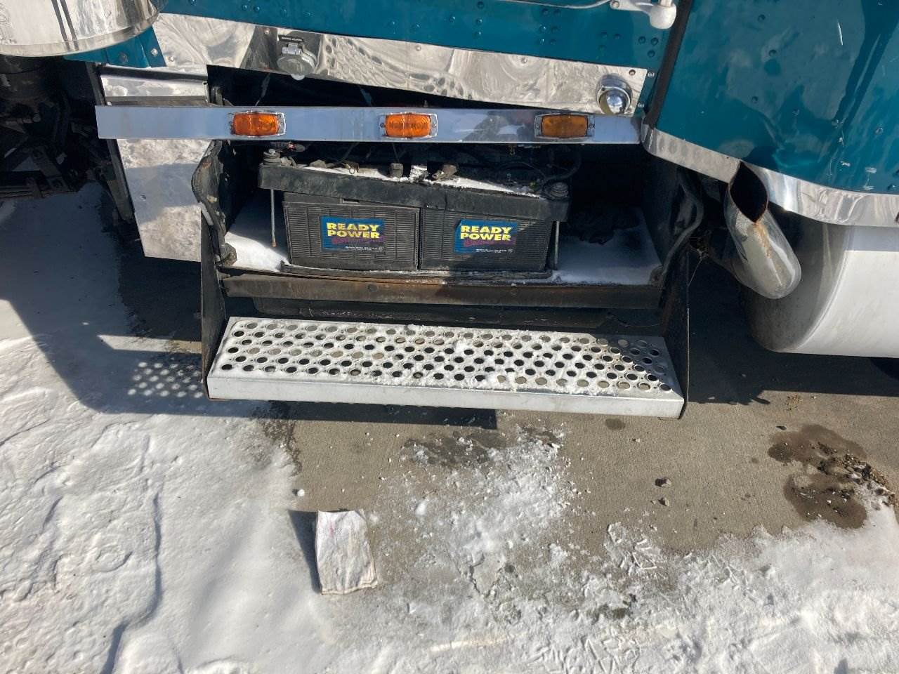 2000 Kenworth W900L Battery Box For Sale Kansas City, MO 25150026