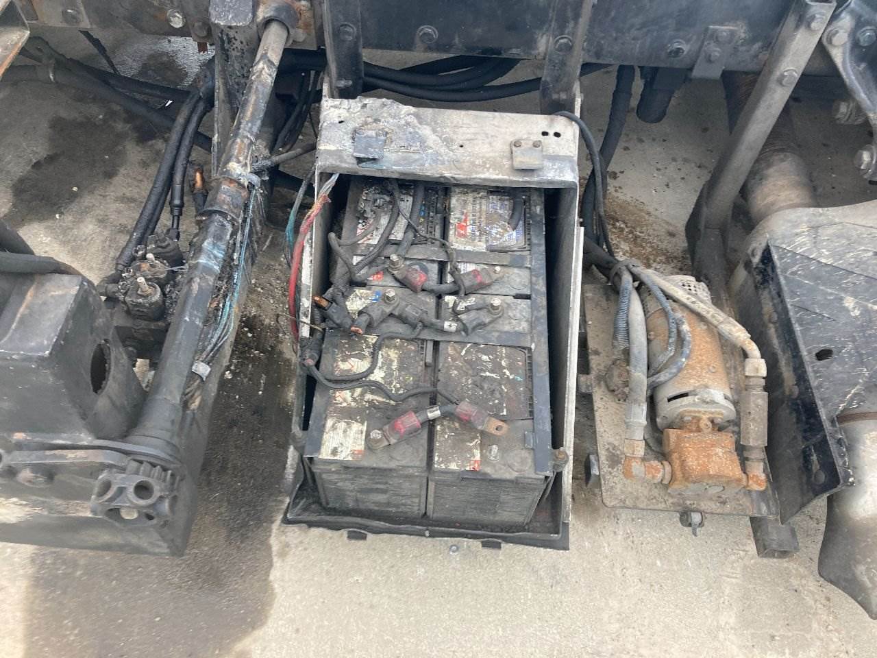 2006 Peterbilt 379 Battery Box For Sale Kansas City, MO 25199138