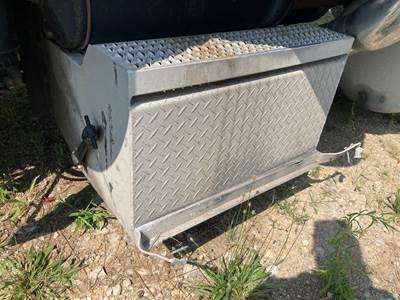 Peterbilt 379 Battery Box