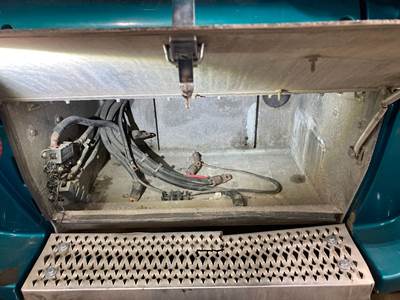 Peterbilt 387 Battery Box