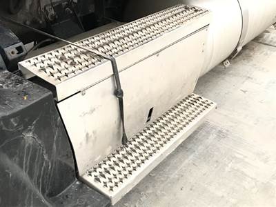 Peterbilt 387 Battery Box